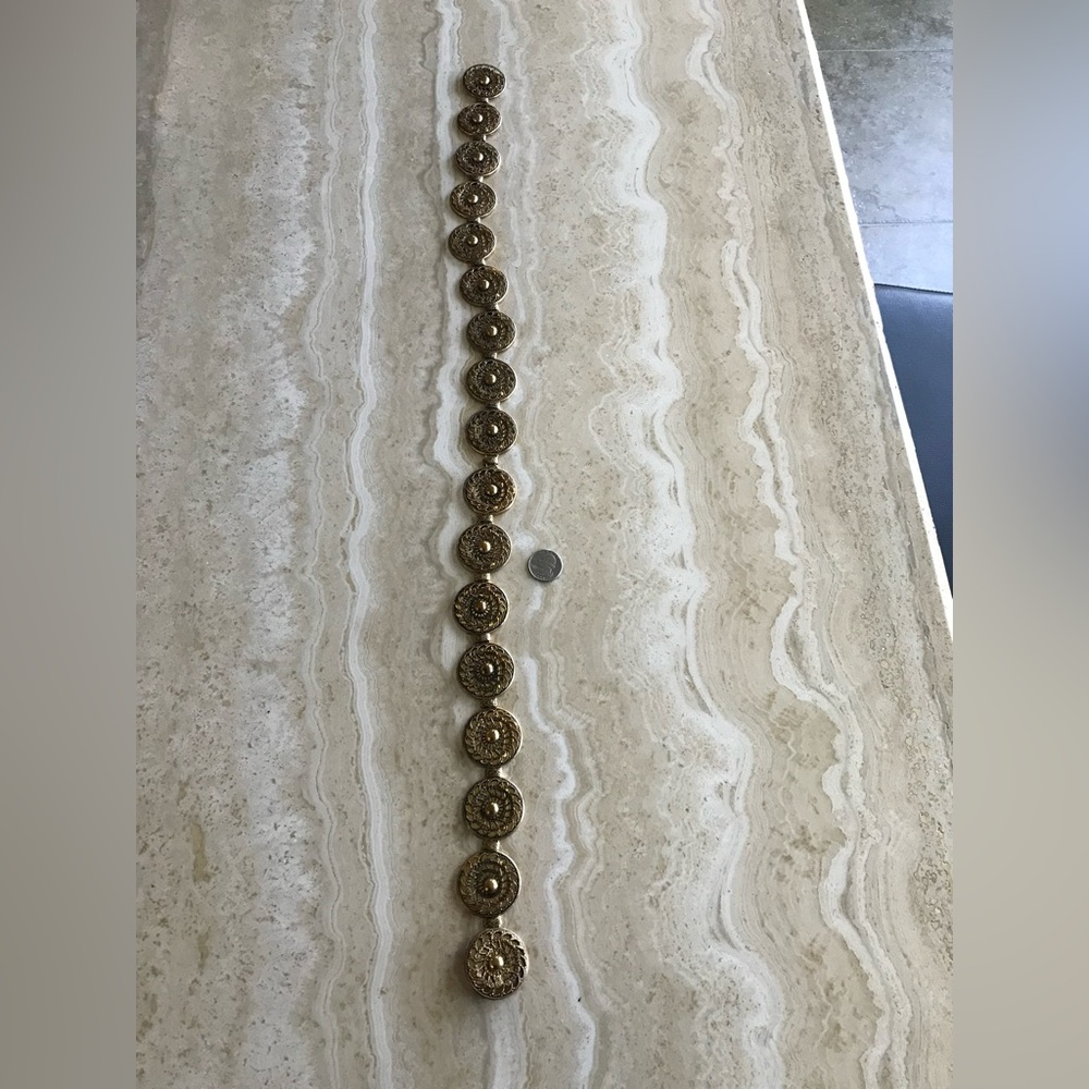 GOLD TONE FILIGREED STRETCH BELT